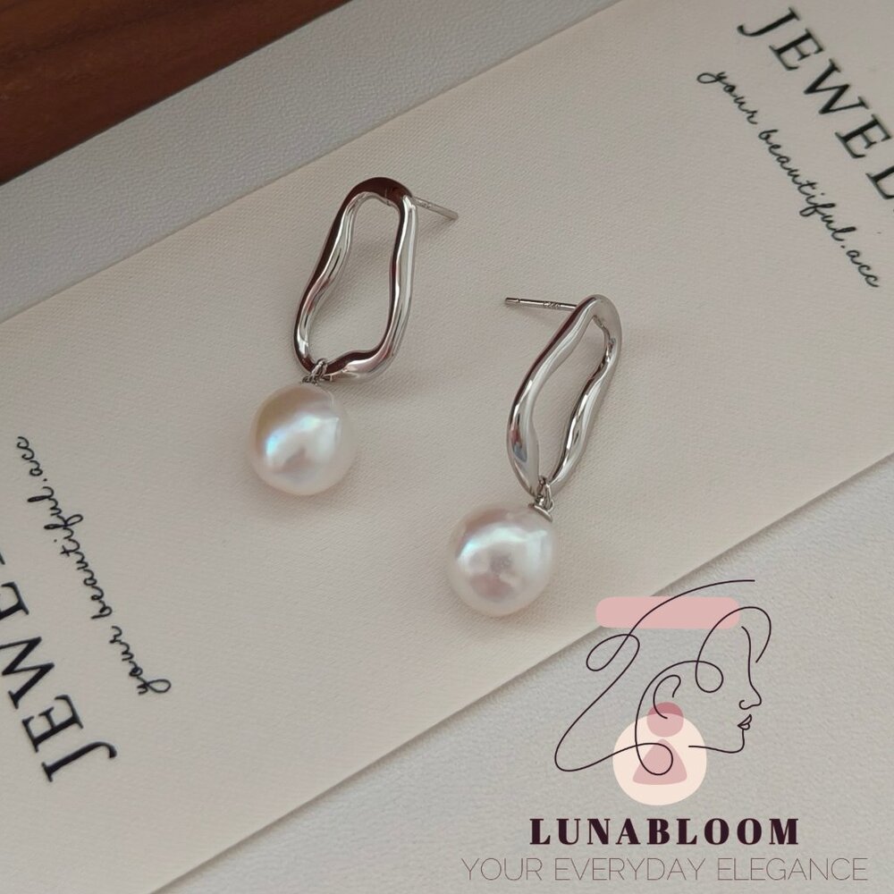 S925 Sterling Silver White Gold-Plated Baroque Pearl Earrings